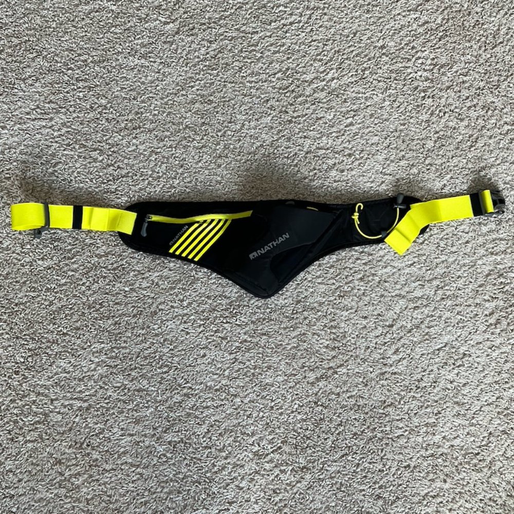 Nathan Sports Peak Hydration Waist Pak (black)